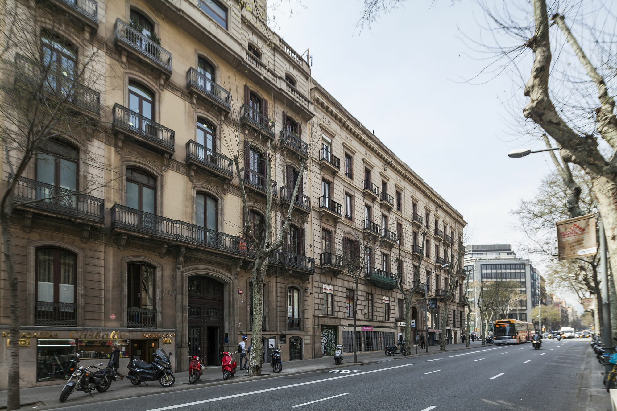 Uma Suites Pau Claris Barcelone Extérieur photo